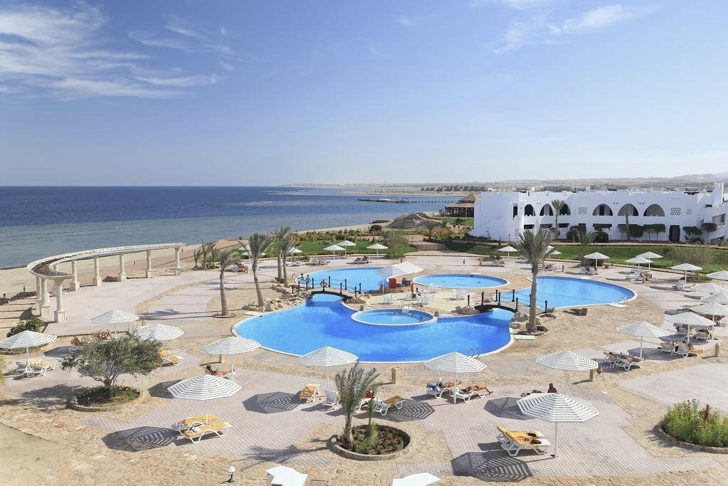 The Three Corners Equinox Beach Resort 4* қонақ үйі
