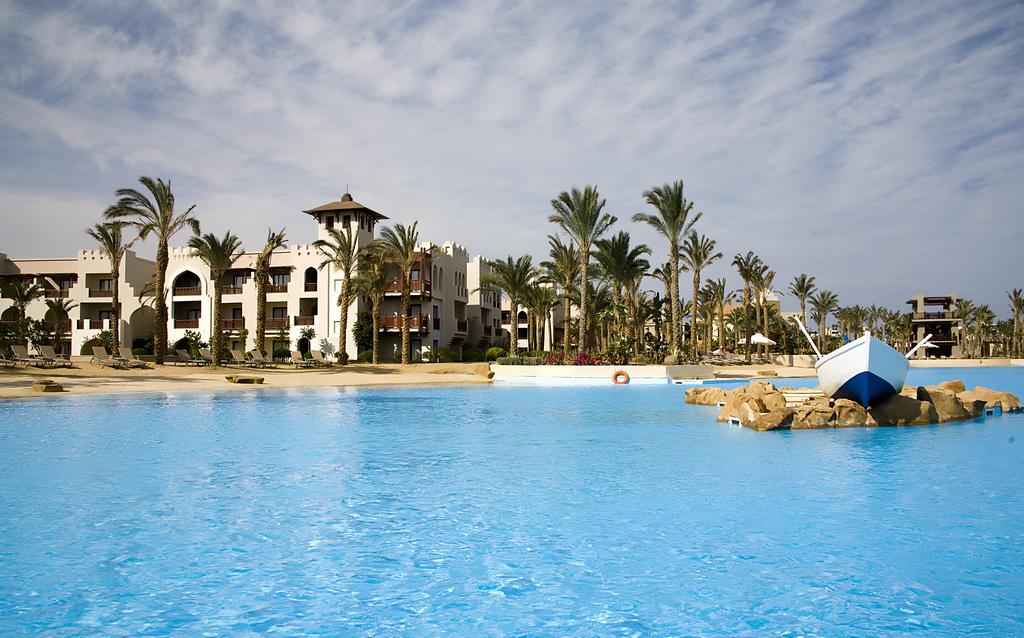 Отель Port Ghalib Resort (ex. Crown Plaza Sahara Oasis Port Ghalib Resort) 5*